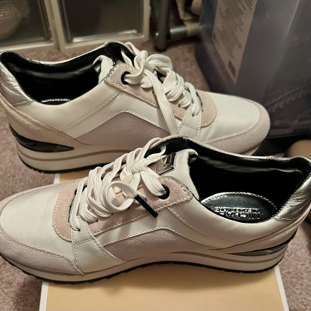 Brand new michael kors sneakers (cream with silver and black detail